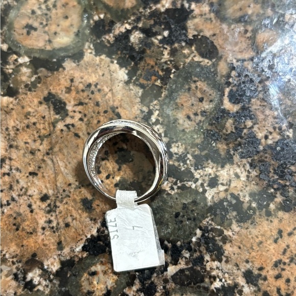 925 Sterling Silver Women's Ring size 7 - Picture 2 of 3